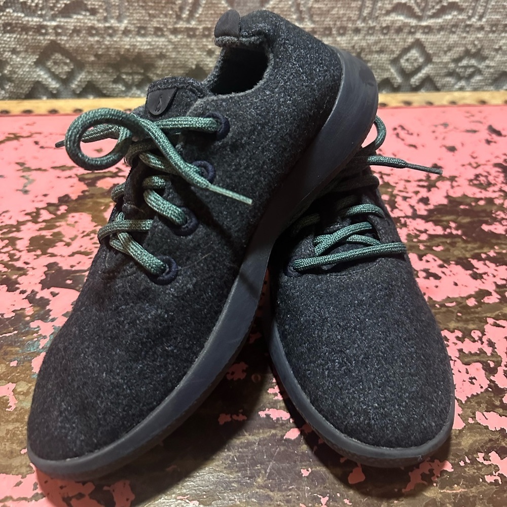 ALLBIRDS Women’s Wool Runner Navy sneaker sz 9 - Picture 2 of 8